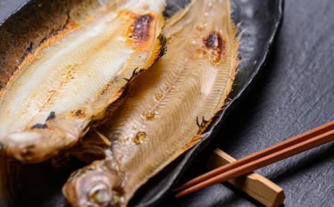 【海鮮の匠　魚政】笹かれい一夜干し（ササカレイ、ヤナギムシカレイ）中サイズ 5尾セット　UO00064