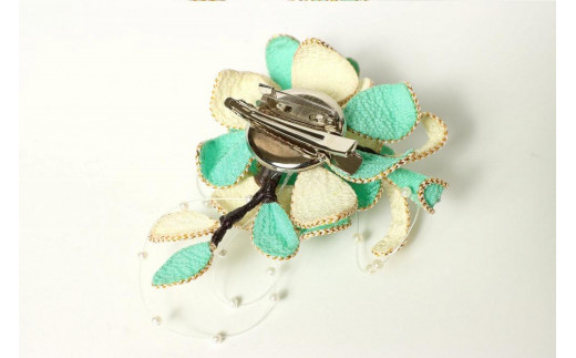 シルクコサージュ！（グリーン）着物などの和装・洋装共に使えます。髪飾りコサージュとしても！　AM00291