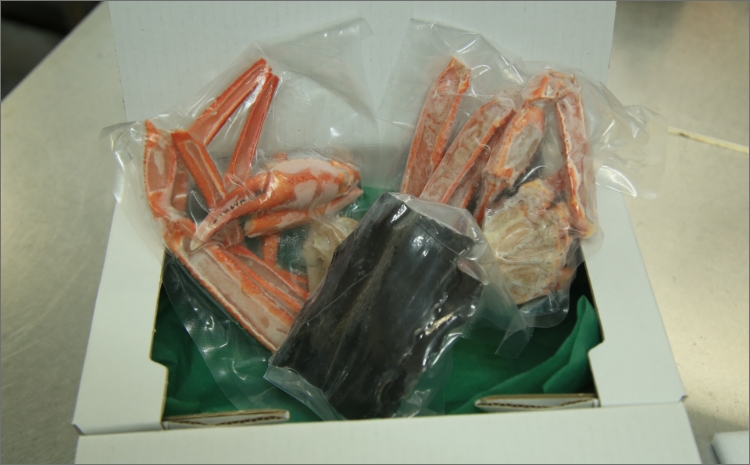 【特選】日本海産紅ズワイガニ（かに鍋、焼きガニ用加工済）　TB00006