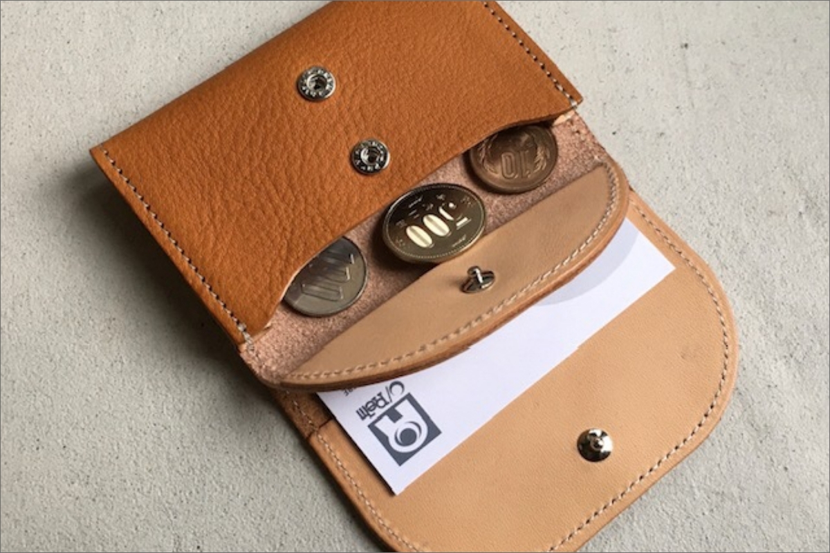 カードケース　（キャメル）　LC00007