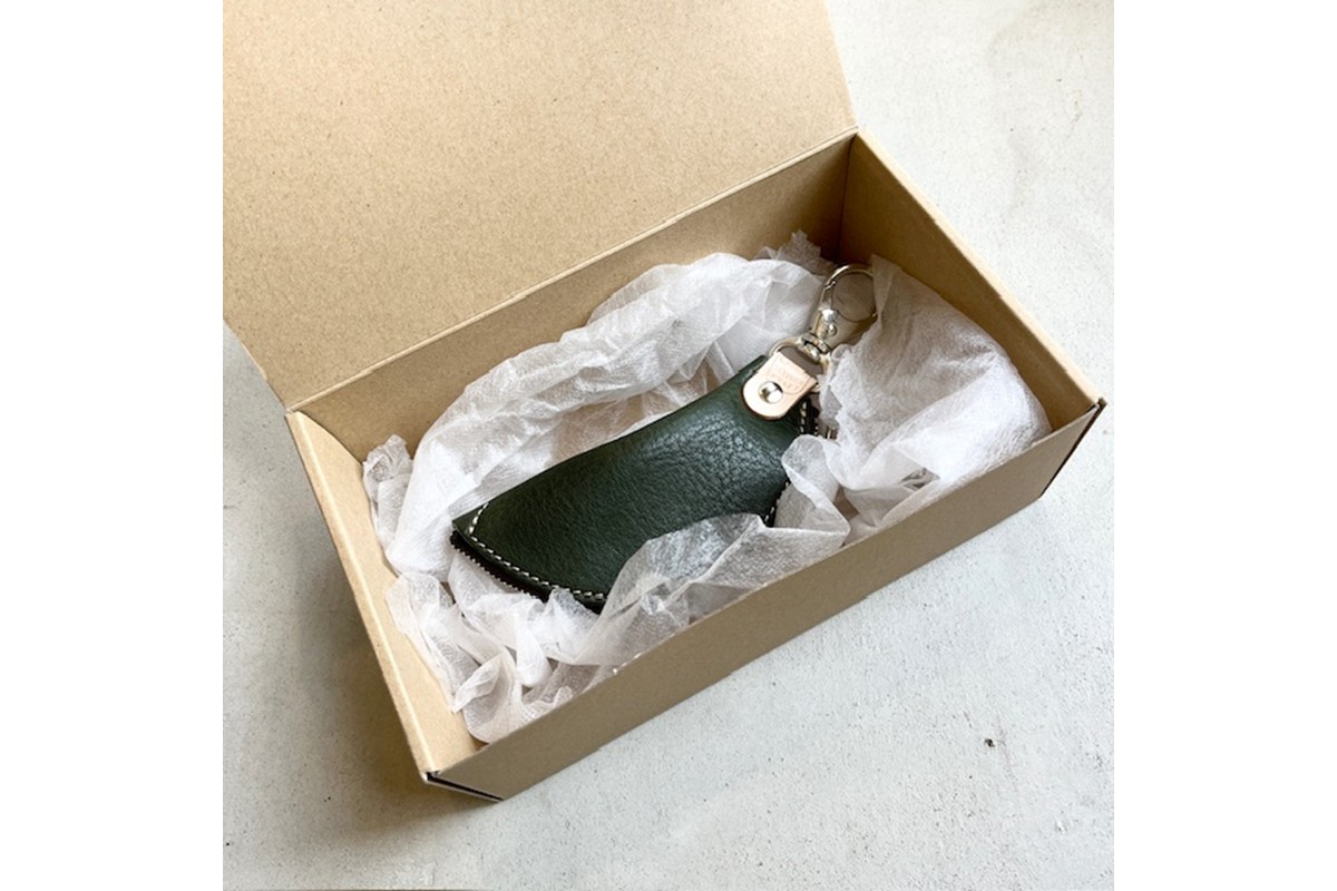 バナナキーケース（ヌメグリーン）　LC00014