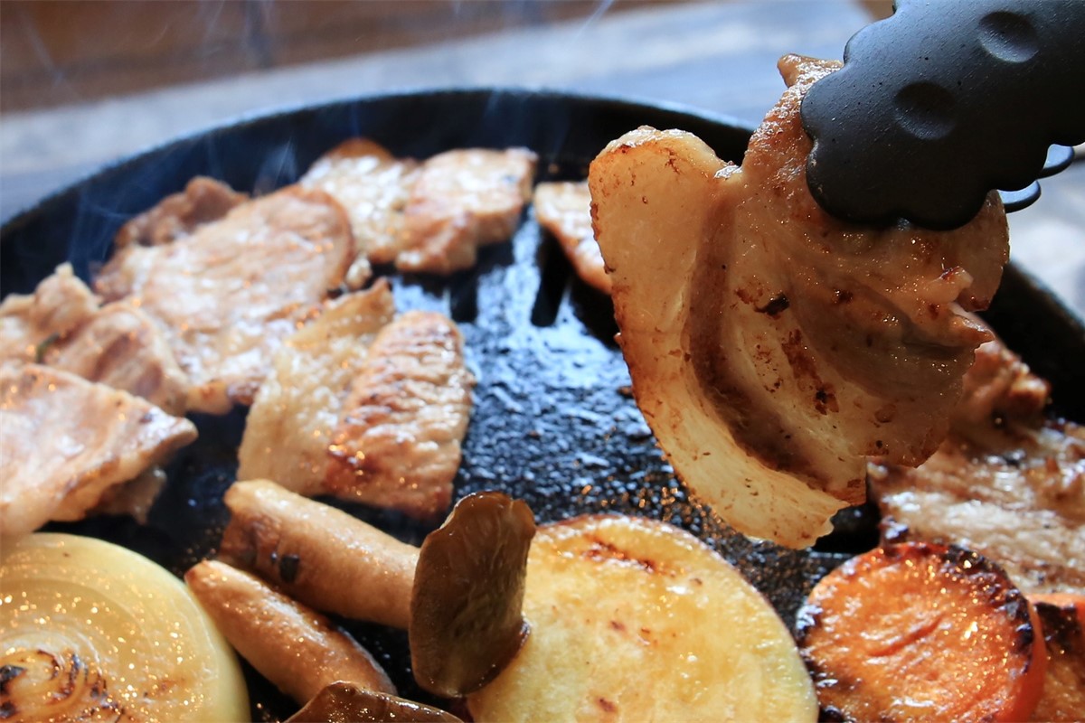 トン’sキッチン 丹後の塩だれ豚焼き肉　TN00005