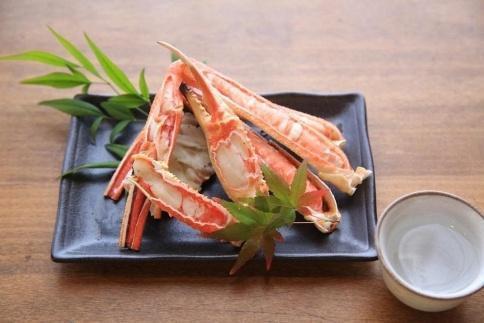 【特選】ズワイガニ（かに鍋・焼きガニ用加工済）（出汁・昆布付き）　TB00036