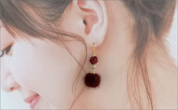 ＊ワインレッド×ボルドー＊水引ピアス/玉結びとフェイクファーのピアス　AM00321