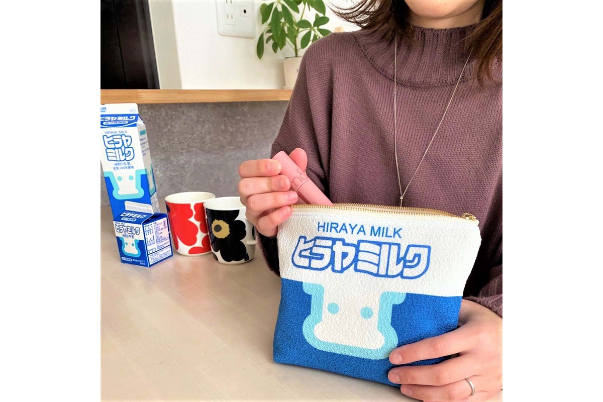 丹後ちりめんヒラヤミルクお化粧ポーチ（サイズ：約21cm×15cm）　DZ00011