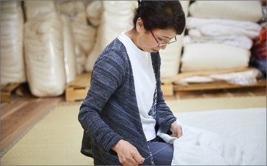 健康のお手伝い　手作り　骨盤枕、首枕(青うさぎ柄)　HT00028