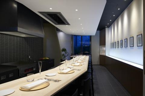 【パリに本店を持つフレンチ】Restaurant TOYO Tokyo 京丹後ディナー＆ドリンクペアリングコース（1名様コース）　AM00406