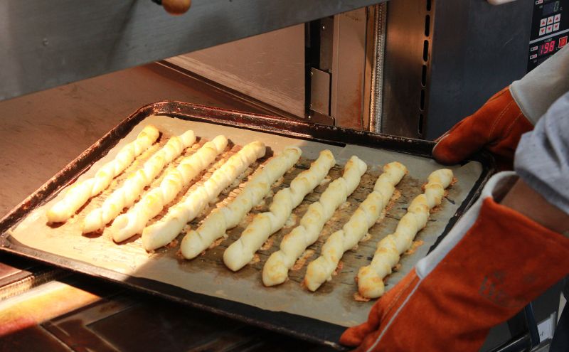 【定期便6回】手づくり天然酵母大きな食事パンセット7種  詰め合わせ 手作り 天然酵母 国産小麦 自然発酵