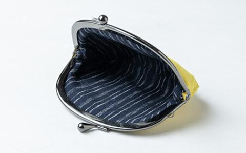 「手織りつづれ」がま口(槐染め)【配送不可地域：離島・沖縄県】