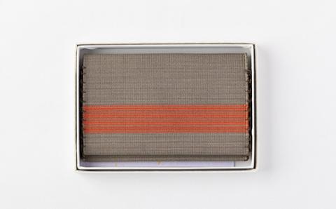 「手織りつづれ」カードケース(緑茶染め)【配送不可地域：離島・沖縄県】