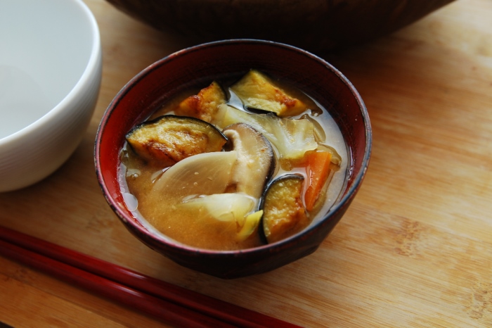 【定期便6か月】有機 発芽玄米白大豆味噌 400g×6回　京都・喜右衛門 〈 定期便 みそ 味噌 有機 有機JAS認証 オーガニック 生みそ 天然醸造 発酵食品 調味料 〉