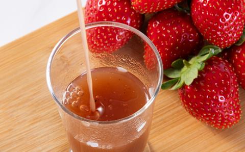 完熟苺の果実酢　華いちご　580g瓶　化粧箱入り