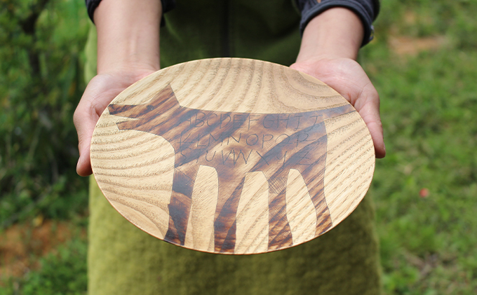 【宮内知子の木工作品】インテリアにも使える木工作家の漆で描いたお皿（大サイズ1枚）