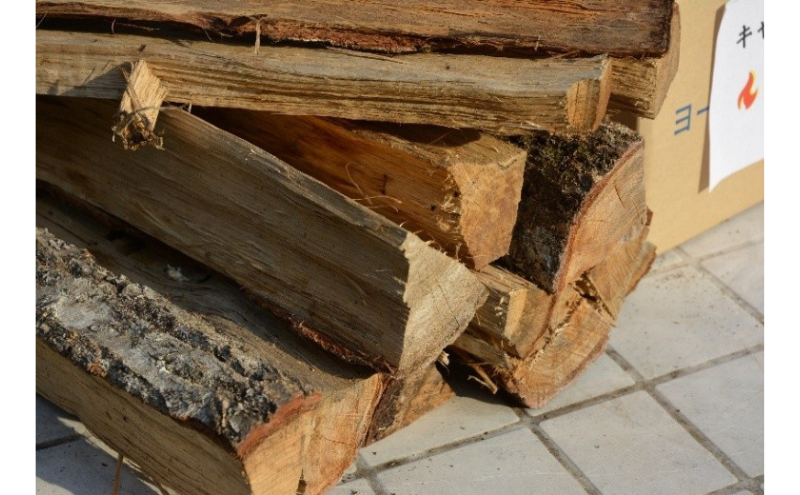 【アウトドアに最適！】京都府産　南山城村こだわりの薪（広葉樹：クヌギ・樫）約9kg