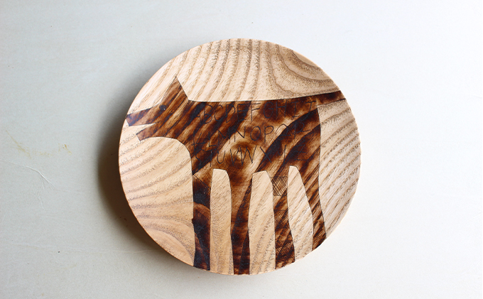 【宮内知子の木工作品】インテリアにも使える木工作家の漆で描いたお皿（大サイズ1枚）