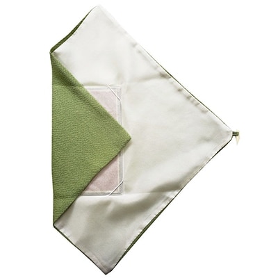 正絹ちりめん台付ふくさ (若草)　シルク100%　冠婚葬祭に便利な日本製袱紗　結婚式、法事・葬式に