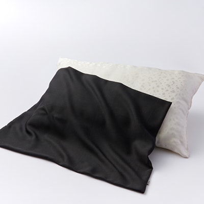 国産シルク手引き真綿(まわた)枕とシルク枕カバー黒　【丹後シルク】