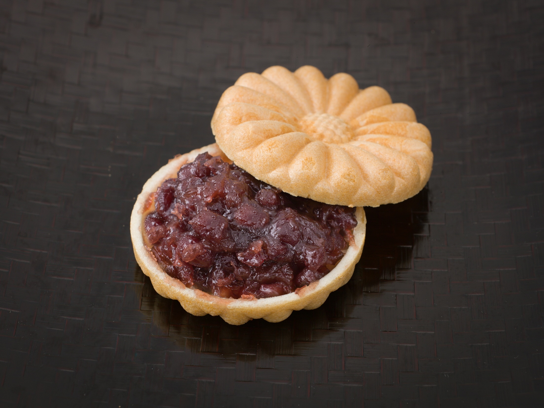 もなか【12個入り】京都与謝野町のおみやげ定番の和菓子　贈り物・ギフトにもおすすめの最中【配送不可地域：離島・北海道・沖縄県】