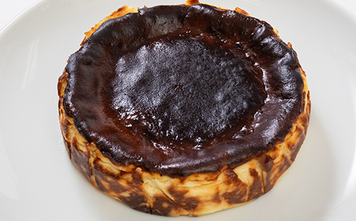 クッチーニのバスク風チーズケーキ　与謝野町産米粉使用でグルテンフリーの手作りケーキ　ホール15cm【配送不可地域：離島】