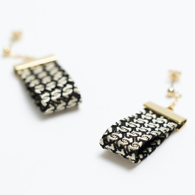 kuska fabricのガルザピアス【ゴールド】世界でも稀な手織りファブリック