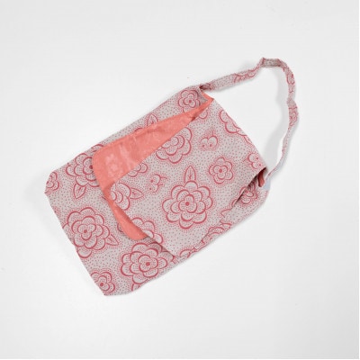 一色ちりめん　結びバッグ(角)椿(ピンク)