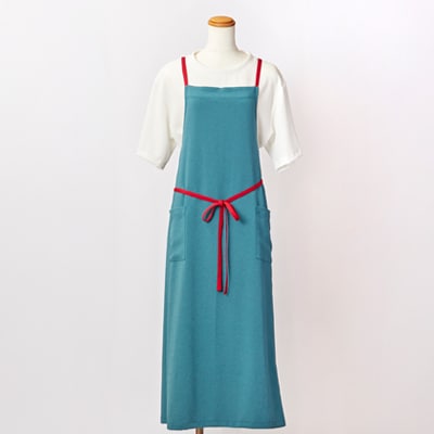 京都の伝統織物を使った丹後ちりめんエプロン(グリーン×赤)　プレゼント・ギフトにも　京都与謝野町より