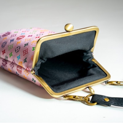 スマホケース　モノグラム柄(ピンクバージョン)