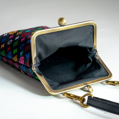 スマホケース　モノグラム柄(ブラックバージョン)