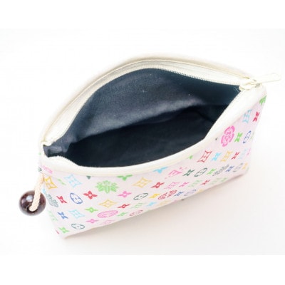 コスメポーチ(木玉ポーチ)　モノグラム柄(淡いピンクバージョン)