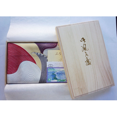 正絹縮緬友禅御風呂敷 (五彩浪)クリーム色