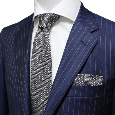 【手織りネクタイ】ホワイトグレー 丹後ジャカードタイ kuskafabric 京都・丹後のシルク織物