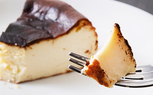 クッチーニのバスク風チーズケーキ　与謝野町産米粉使用でグルテンフリーの手作りケーキ　ホール15cm【配送不可地域：離島】