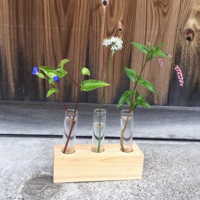 森の美しさを守る 与謝野ヒノキの1輪挿し　京都丹後の檜を使用したシンプルデザインのインテリア