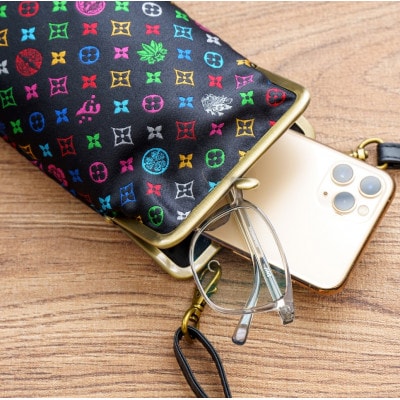 スマホケース　モノグラム柄(ピンクバージョン)