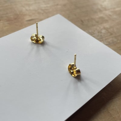 Wood Accessory　天然木の温かみを感じる職人手づくりの木とシルクつまみ細工のピアス