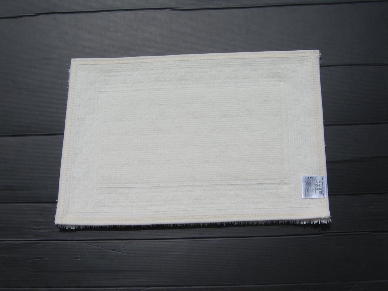 【ホワイト】ボルガバスマット小 約40cm×約60cm