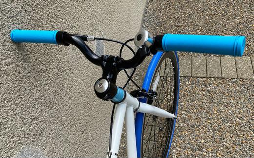 POSTINO シングルスピードバイク 700×28C【ホワイト×ブルー】P602【フレームサイズ460mm】: 堺市ANAのふるさと納税