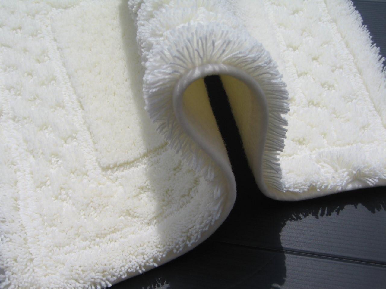 【ホワイト】ボルガバスマット小 約40cm×約60cm