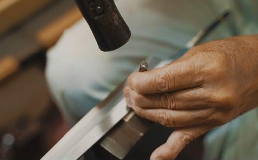 山脇刃物製作所「白二鋼」出刃165mm　水牛丸柄