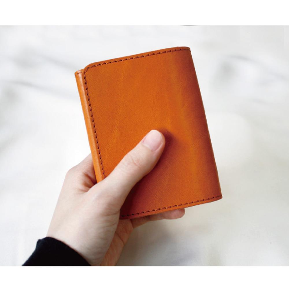 背面カード入れ付きコンパクト二つ折り財布 カーキ