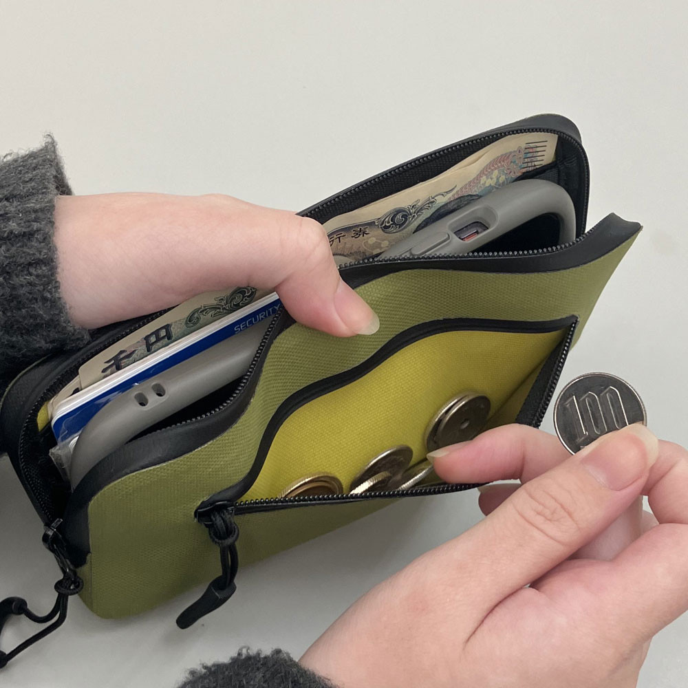 R250 防水スマートウォレットSL  チャコールブラウン