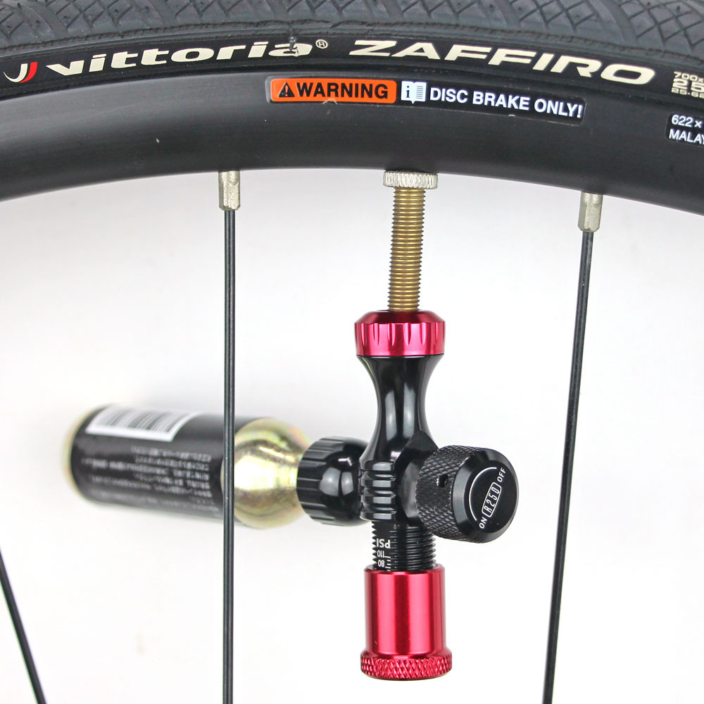 R250 プリセット型CO2インフレーター  ブラック/レッド 空気圧計付 仏式