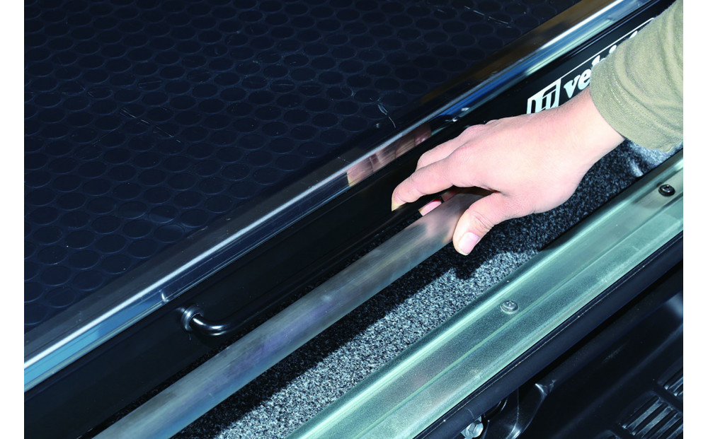 【200系ハイエース　標準ボディ】スライドフロア