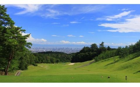 【18-04】箕面ゴルフ　プレー券（1組4名分）（土日祝日限定）