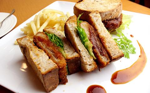 【25-24】イベリコ豚 とんかつ 150g×2個（冷凍）