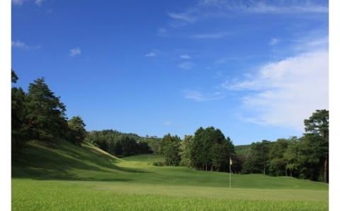 【18-04】箕面ゴルフ　プレー券（1組4名分）（土日祝日限定）