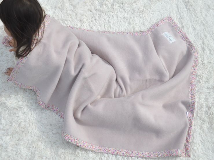 名入れ可 綿100%ベビー毛布 (ベージュピンク／花) 85×115cm 毛布の町泉大津市産 N-MM400 [3337]