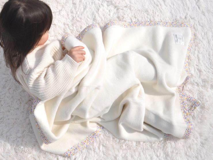 名入れ可 綿100% ベビー毛布 (アイボリー／花) 85×115cm 毛布の町泉大津市産 N-MM400 [3339]