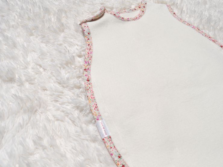 名入れ可 綿毛布スリーパー(丸型) アイボリー×花柄 毛布の町泉大津市産 sleeper-maru [3364]