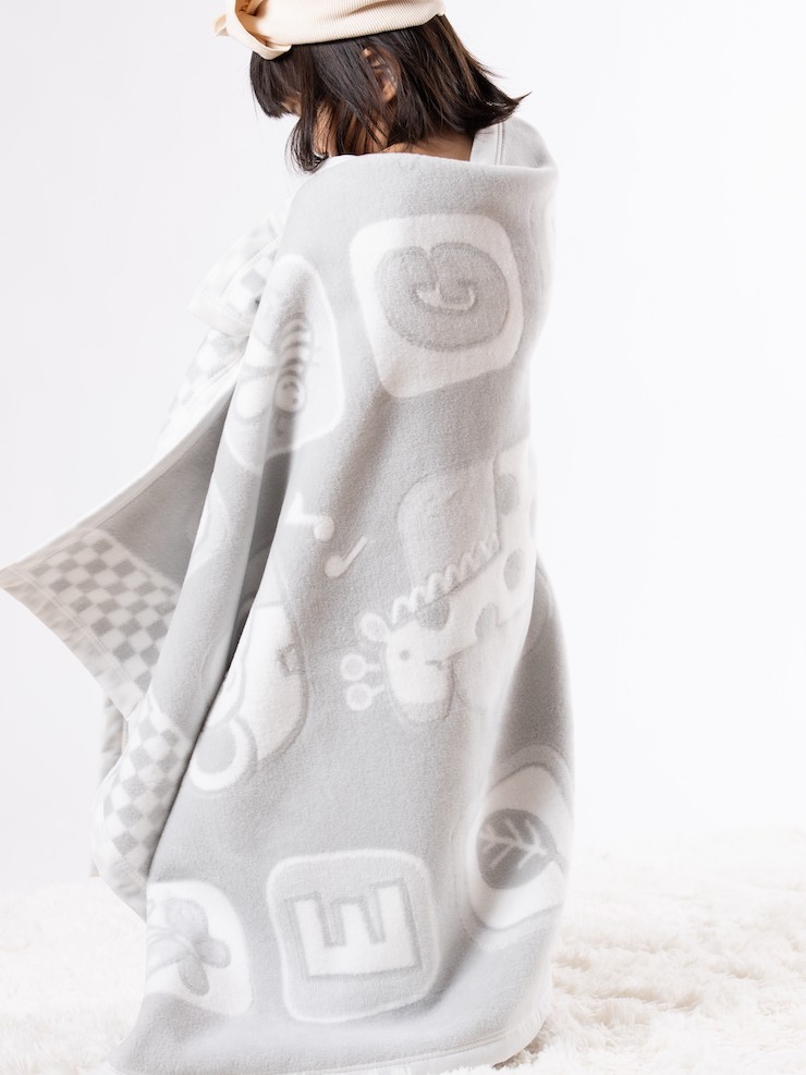 名入れ可 ベビー綿毛布 (毛羽部分) キリン柄 グレー 85×115cm 毛布の町 (泉大津市産) N-MJ200 [3388]